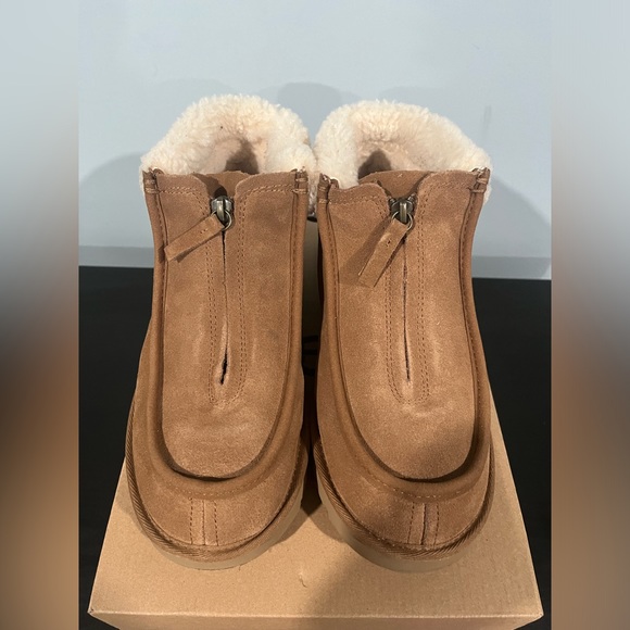 UGG Funkarra Womens Boot | size 9 | Chestnut/Natural - Picture 4 of 11